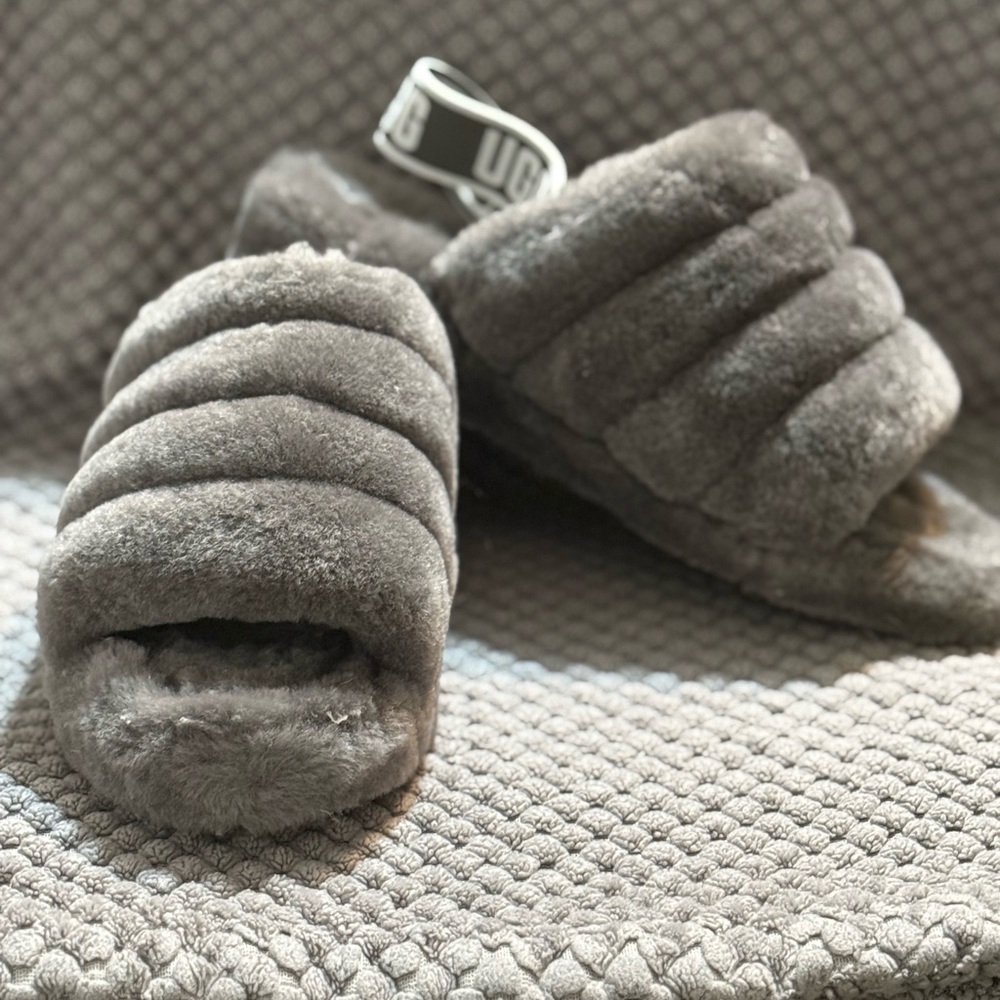UGG Women’s Fluffy Gray Slippers
